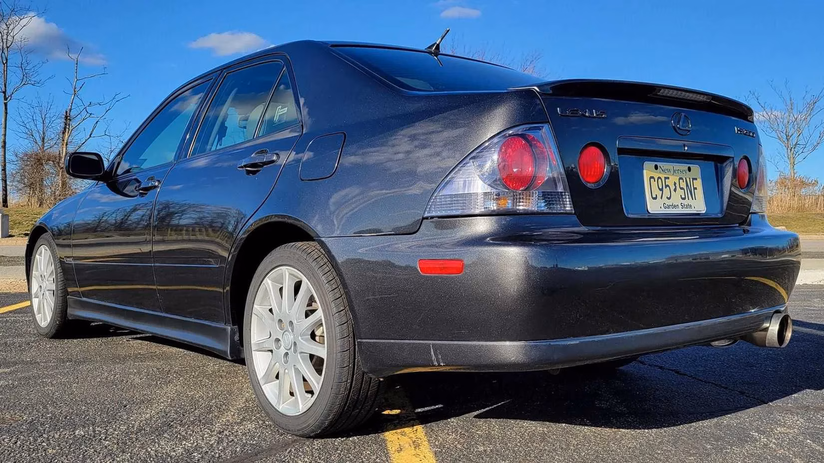 the-unassuming-champion-how-the-2000s-lexus-is300-became-the-world-s-most-trusted-sleeper-sedan-image-4