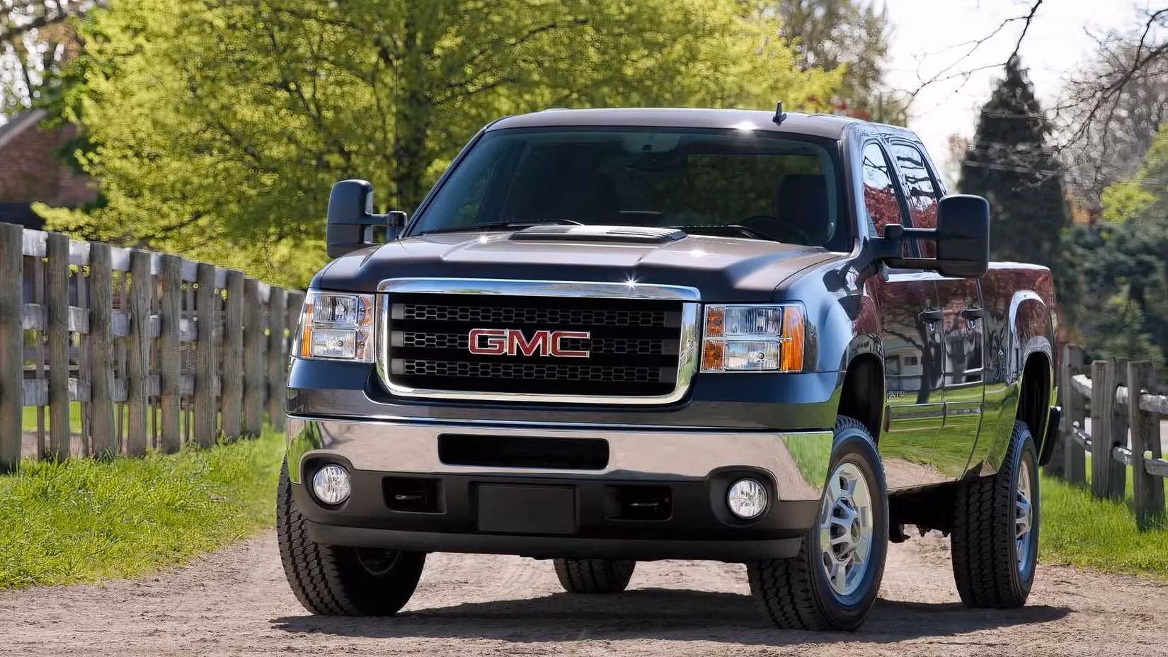 10-used-pickups-under-25k-that-tow-over-10000-lbs-2026-edition-image-6
