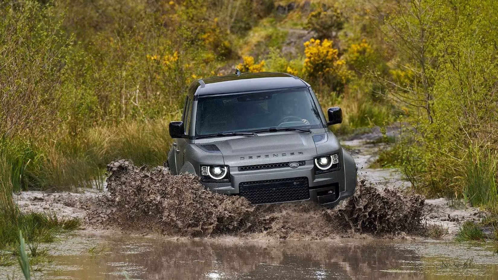 roaring-v8-beasts-my-off-road-odyssey-in-2026-image-1