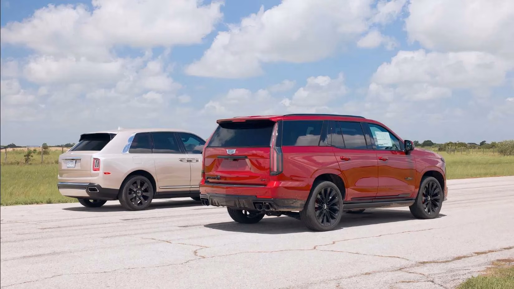 the-unexpected-drag-race-cadillac-escalade-v-vs-rolls-royce-cullinan-at-hennessey-image-2