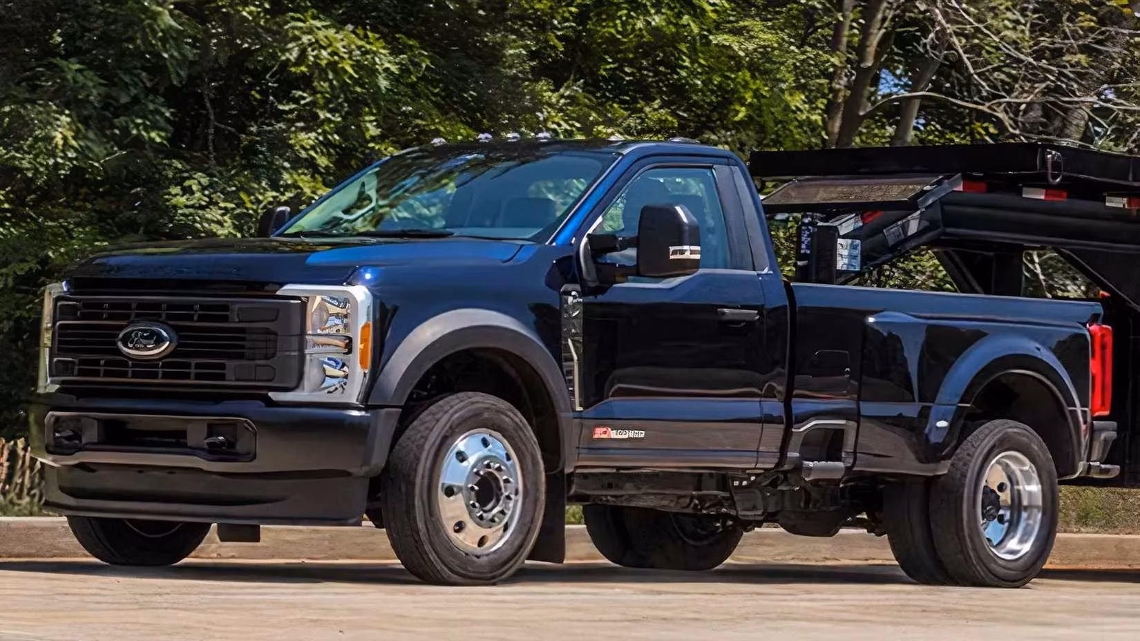 my-hunt-for-the-40000-pound-factory-towing-king-in-a-heavy-duty-pickup-image-1
