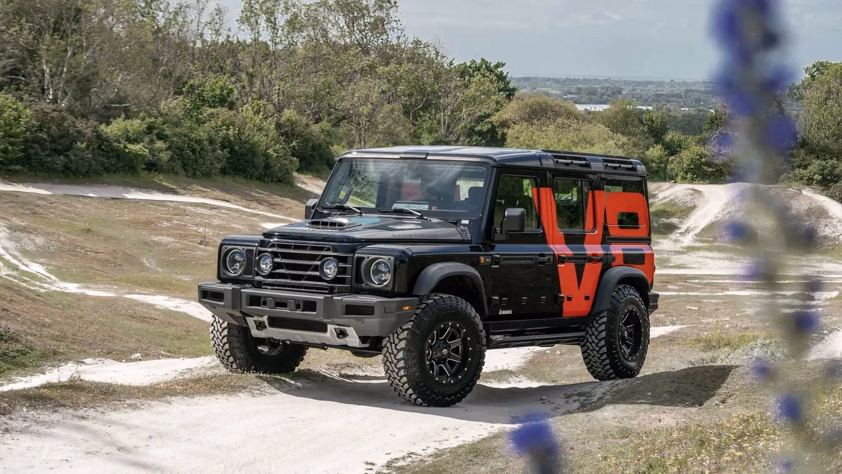 roaring-v8-beasts-my-off-road-odyssey-in-2026-image-3