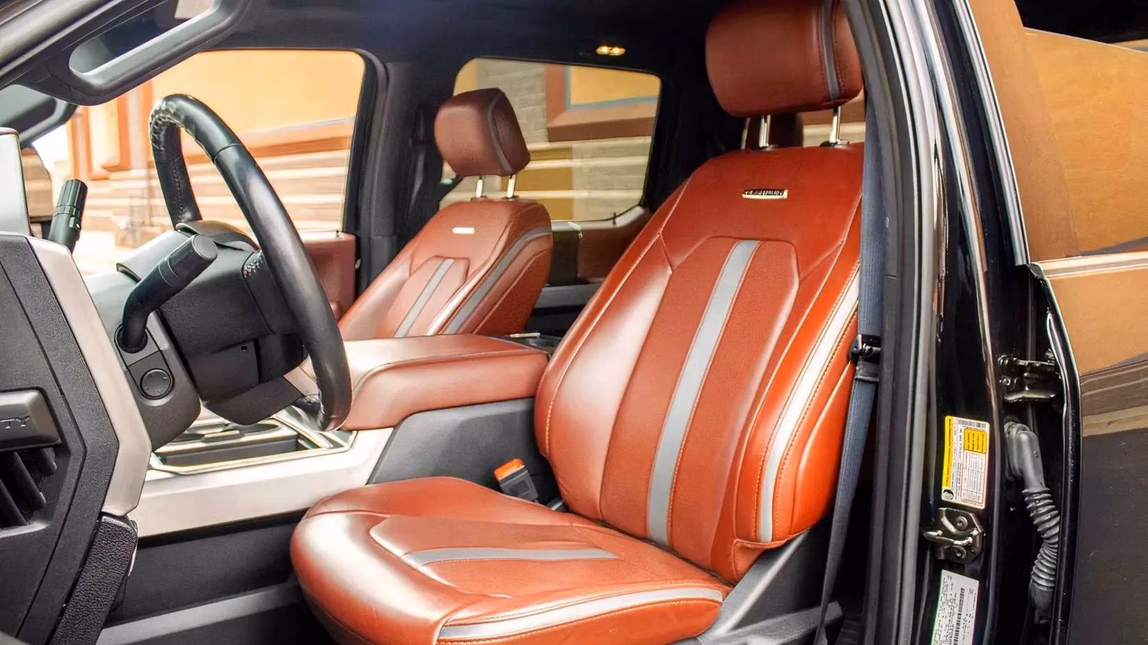 lukemade-s-insane-ford-bronco-dually-concept-a-frankenstein-masterpiece-that-actually-works-image-1