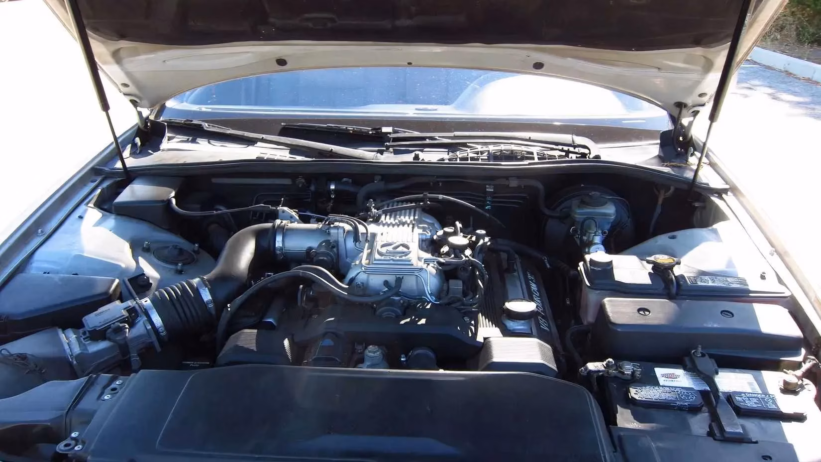 the-lexus-ls400-the-unbeatable-affordable-legend-that-makes-my-lunch-break-dreams-come-true-image-4