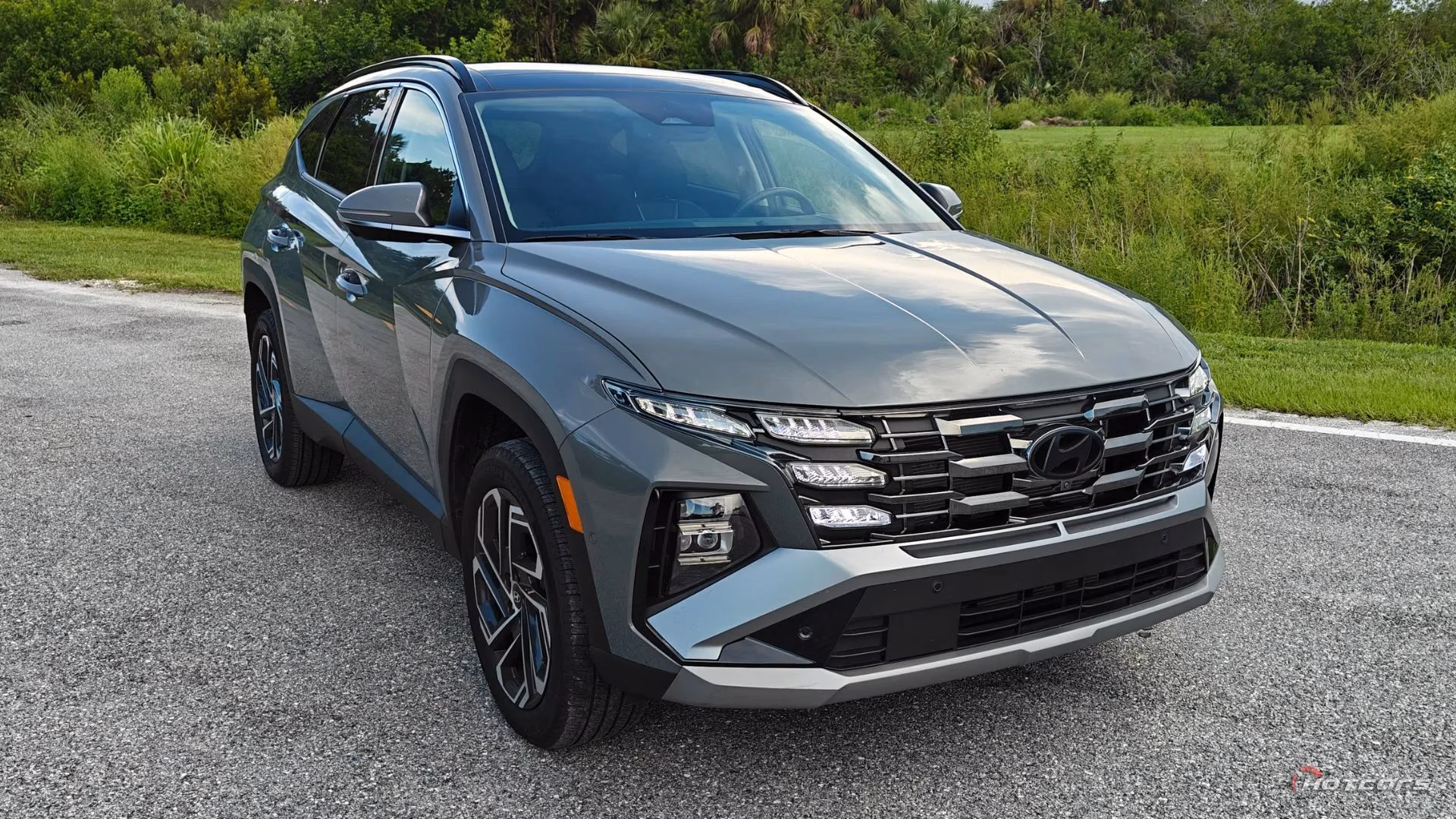 a-week-in-the-2025-hyundai-tucson-a-poetic-reflection-on-comfort-over-thrills-image-4