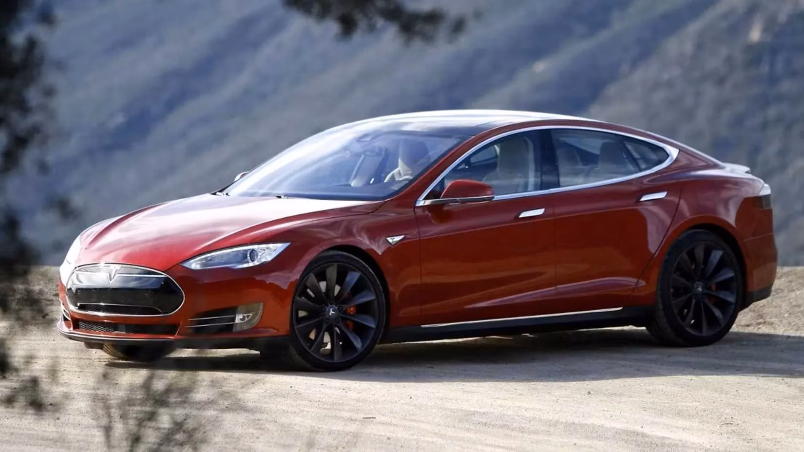 8-used-sedans-faster-than-a-supercar-for-half-the-price-image-7