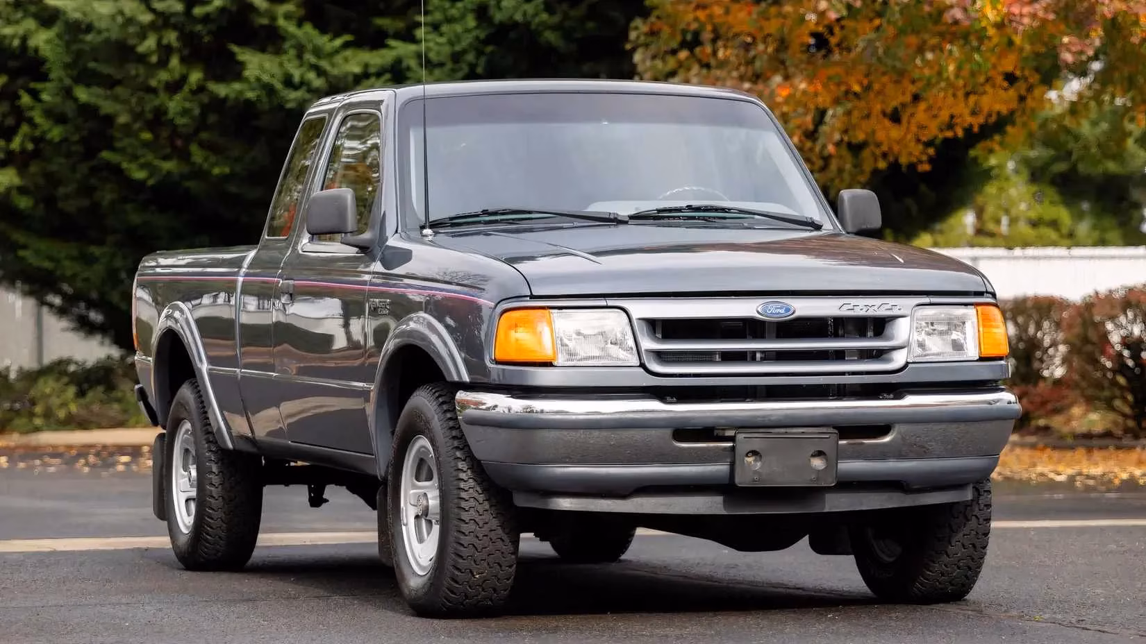 10-legendary-1990s-pickup-trucks-that-still-dominate-roads-today-image-6