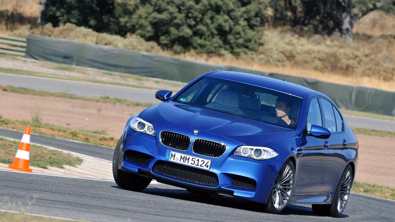 8-used-sedans-faster-than-a-supercar-for-half-the-price-image-2