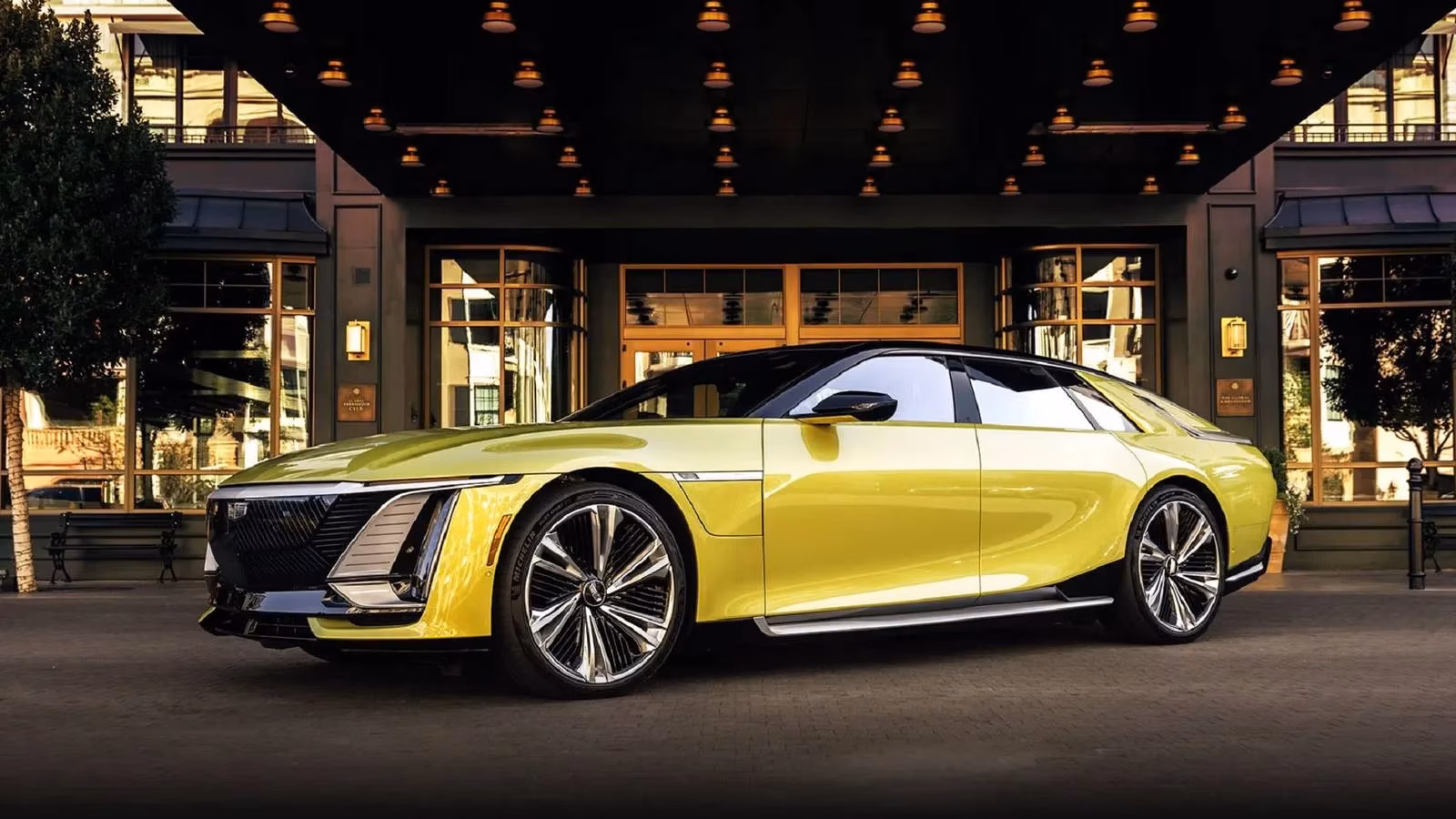 the-2026-cadillac-celestiq-a-personal-ode-to-exquisite-craftsmanship-image-0