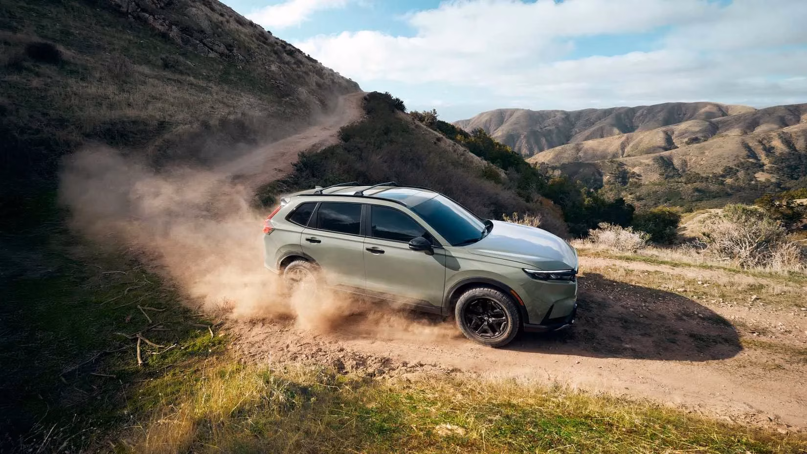 the-rise-of-hybrid-suvs-why-these-underrated-powerhouses-are-the-future-image-0