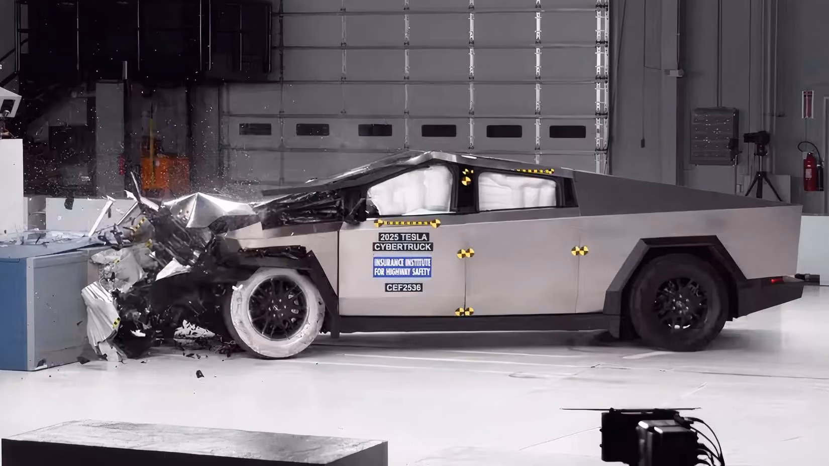 tesla-cybertruck-leads-2025-pickup-truck-safety-revolution-image-1