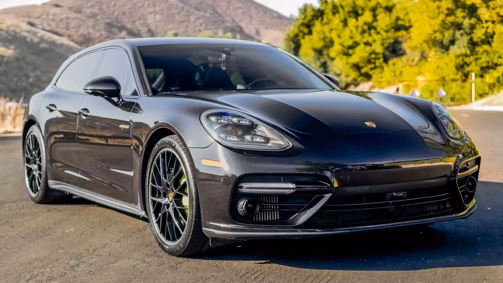 used-sports-sedans-that-beat-a-porsche-911-for-less-image-6
