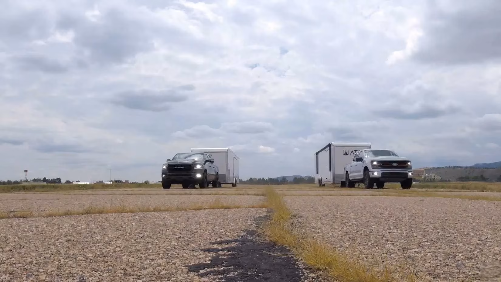 v8-pickup-trailer-drag-race-hemi-coyote-chevy-6-2l-go-head-to-head-image-1