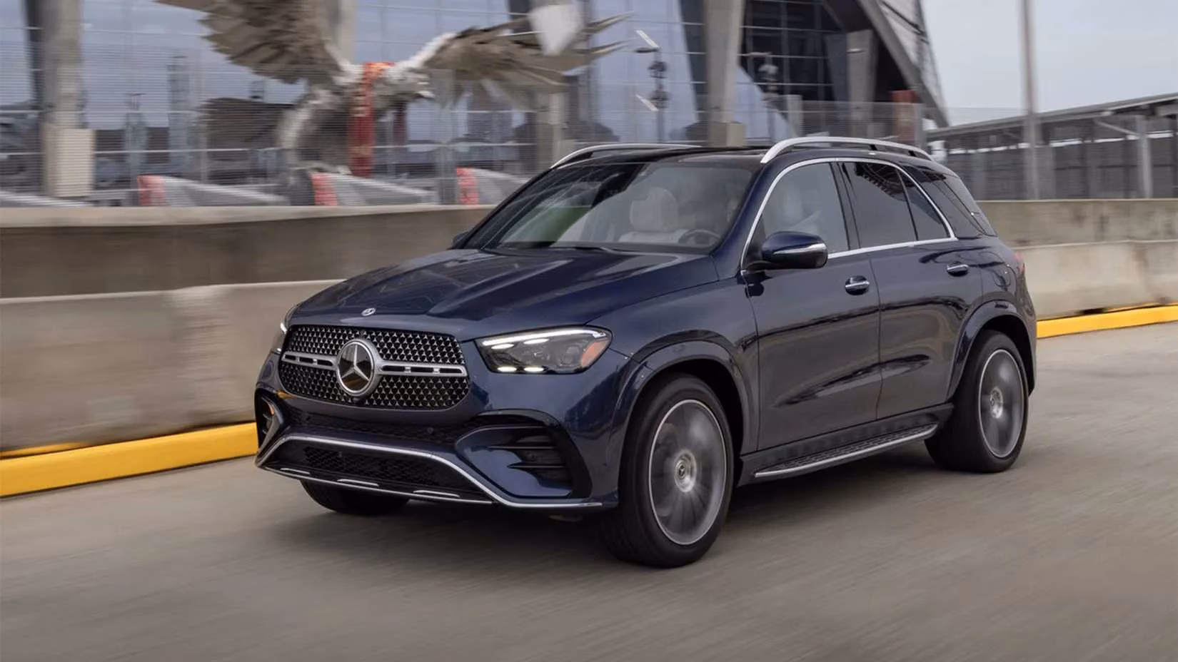 the-unbreakable-legends-mercedes-suvs-that-just-keep-going-in-2026-image-0